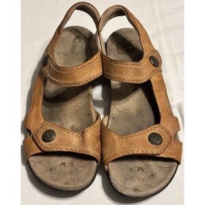 Taos Women's Tan Courage Leather Hook And Loop Ankle Strap Sandals Size 10
